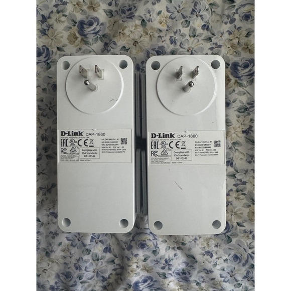 D-Link DAP-1860 AC2600 Wireless WiFi Range Extender Internet Booster - Picture 3 of 4